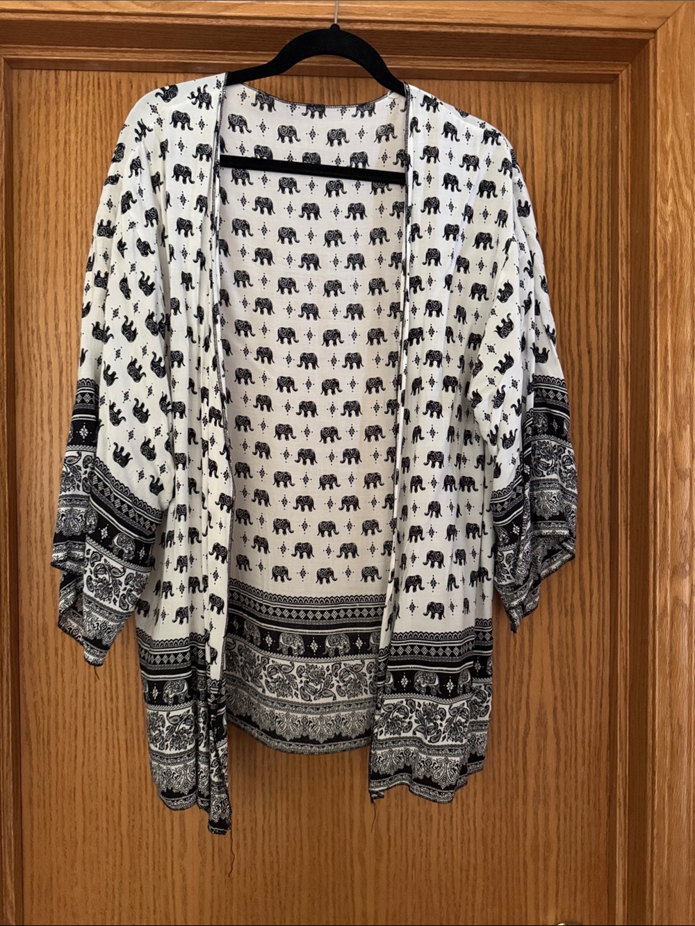Women's Black & White Elephant Print Kimono